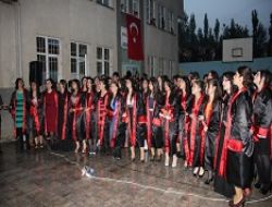 Anadolu lisesi mezunlarını uğurladı